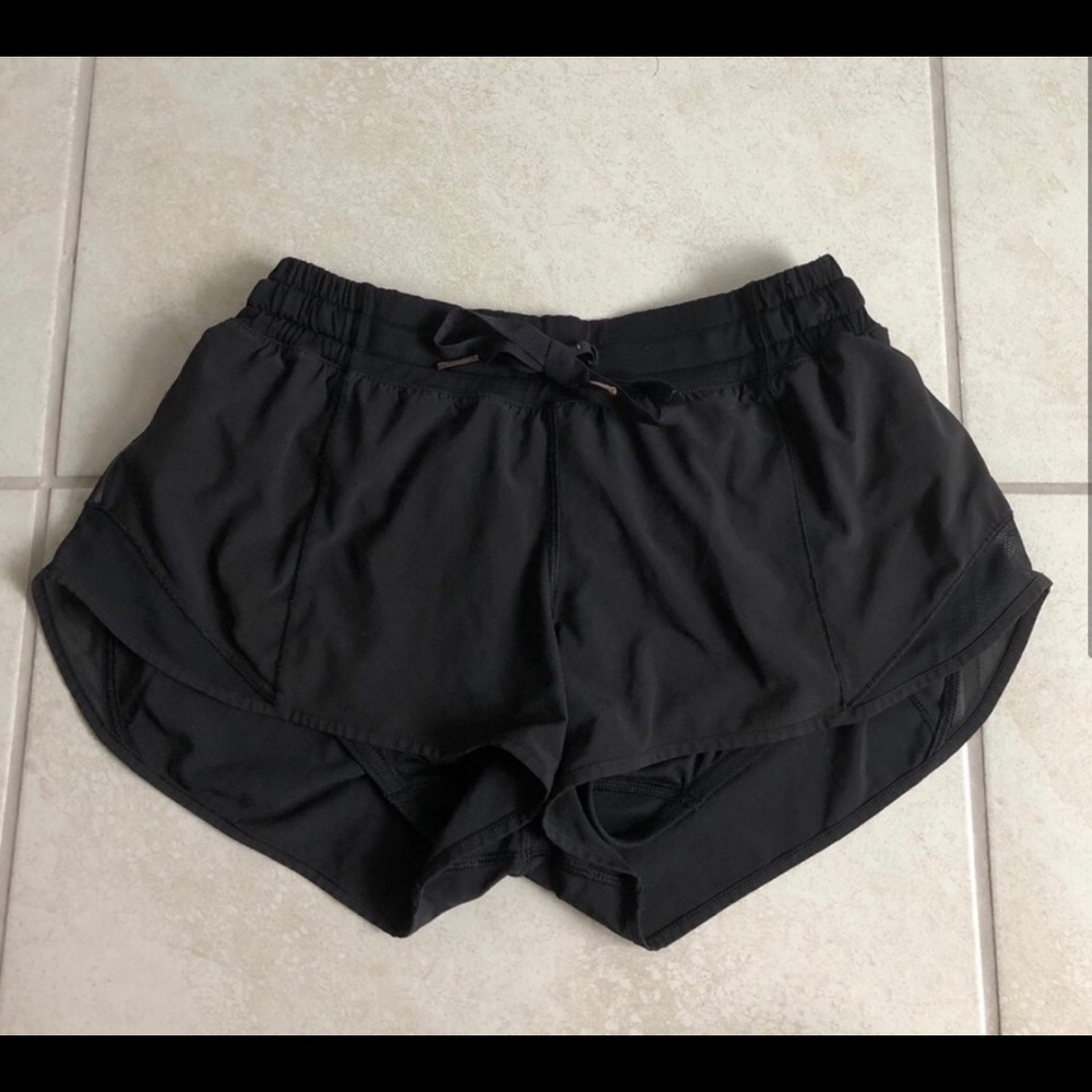 Size 6 Hotty Hot Shorts 2.5”